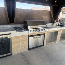 BBQ/ Outdoor Kitchen 