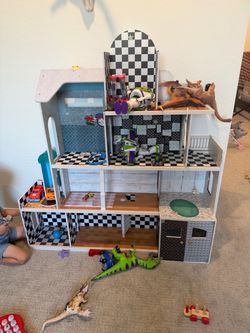 Garage/ Barbie house
