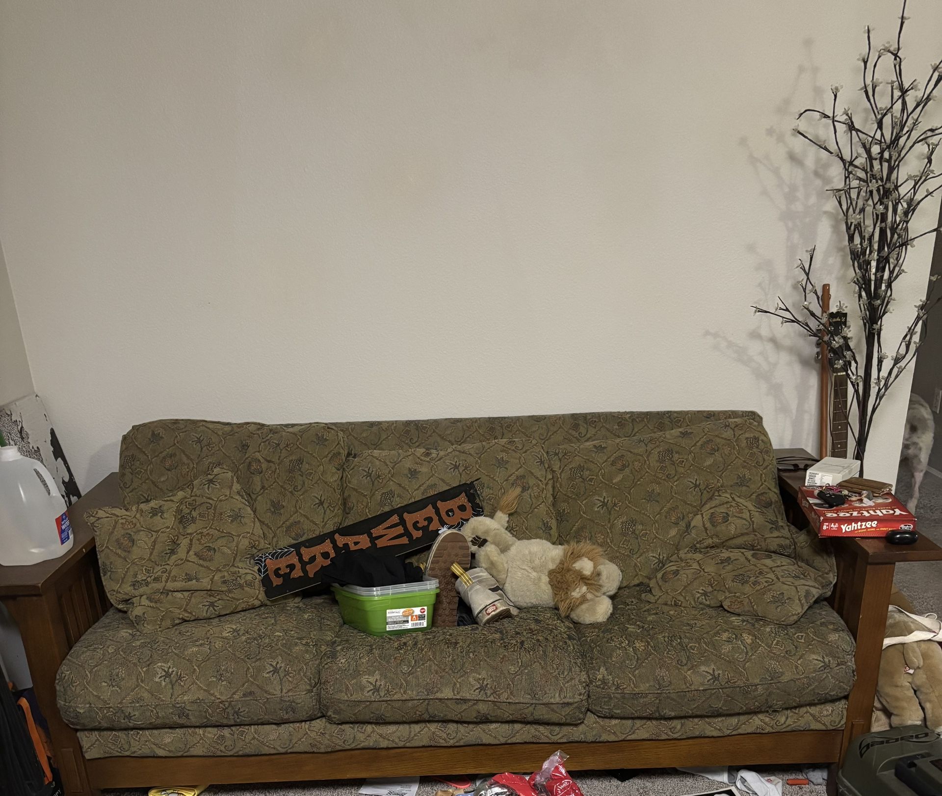 Flex steel sofa Solid Wood Frame Couch – Free if Picked Up by June 30