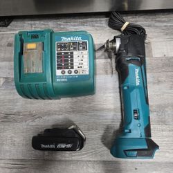 MAKITA 18V MULTI-TOOL WITH BATTERY AND CHARGER