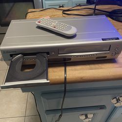 Great Combo DVD/Vcr with remote