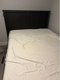 Dark Wood Queen Bedroom Set – Bed Frame & 6-Drawer Dresser