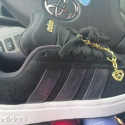 Adidas Woman's Size 7