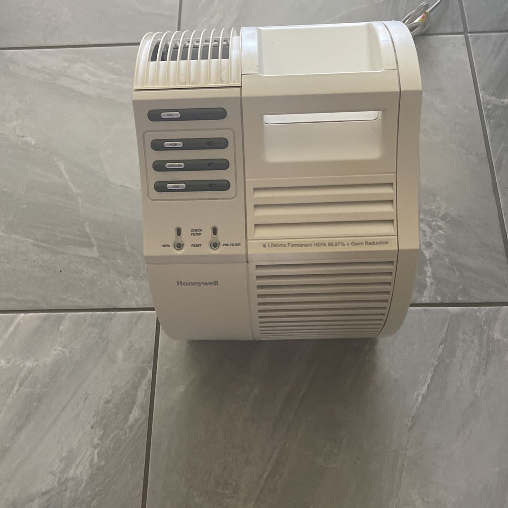 Honeywell 17000 Quietcare Hepa 99.97% Air Cleaner Purifier Great Condition Condition