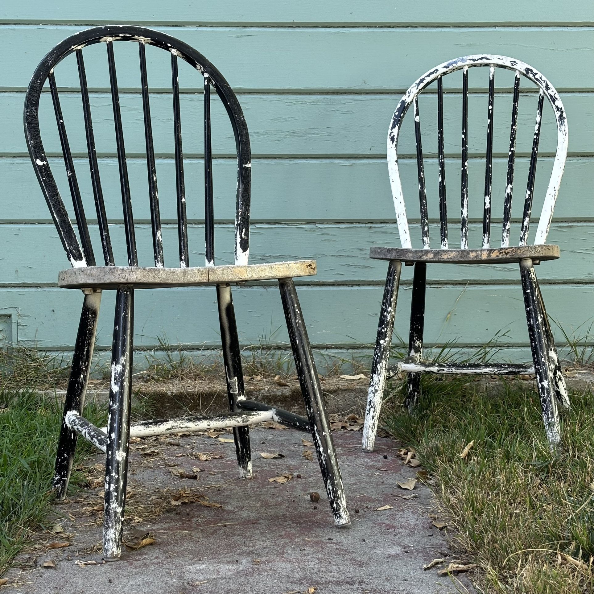 VINTAGE Set of 2 Matching Chairs Curved Bow Back Gray Wood Wooden Distressed Industrial Paint Spatter
