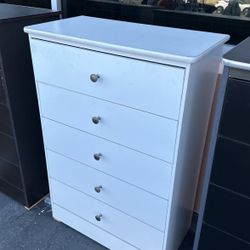 White Five Drawer Dresser Perfect For Clothes