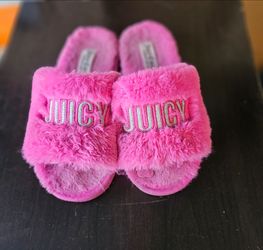 $25 🎀 JUICY COUTURE slippers