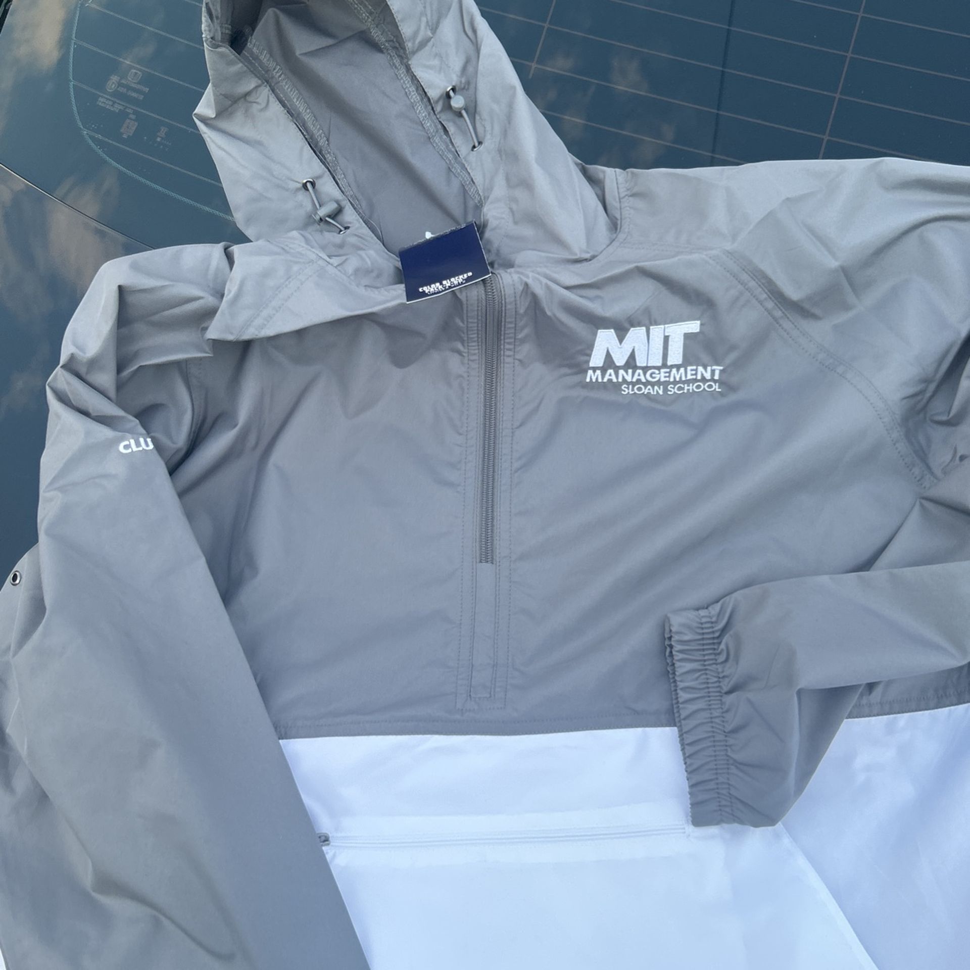 MIT 2024 WINDBREAKER (Medium)