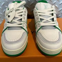 Louis Vuitton low-top stylish casual shoes
