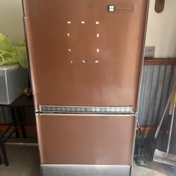 1953 Frigidaire Refrigerator/ Freezer