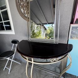 Entry Table With Mirror