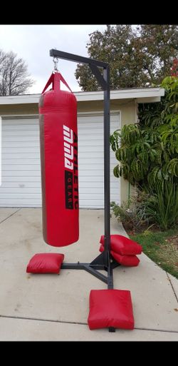 Punching bag, punching bag stand, with 4 weight Bags
