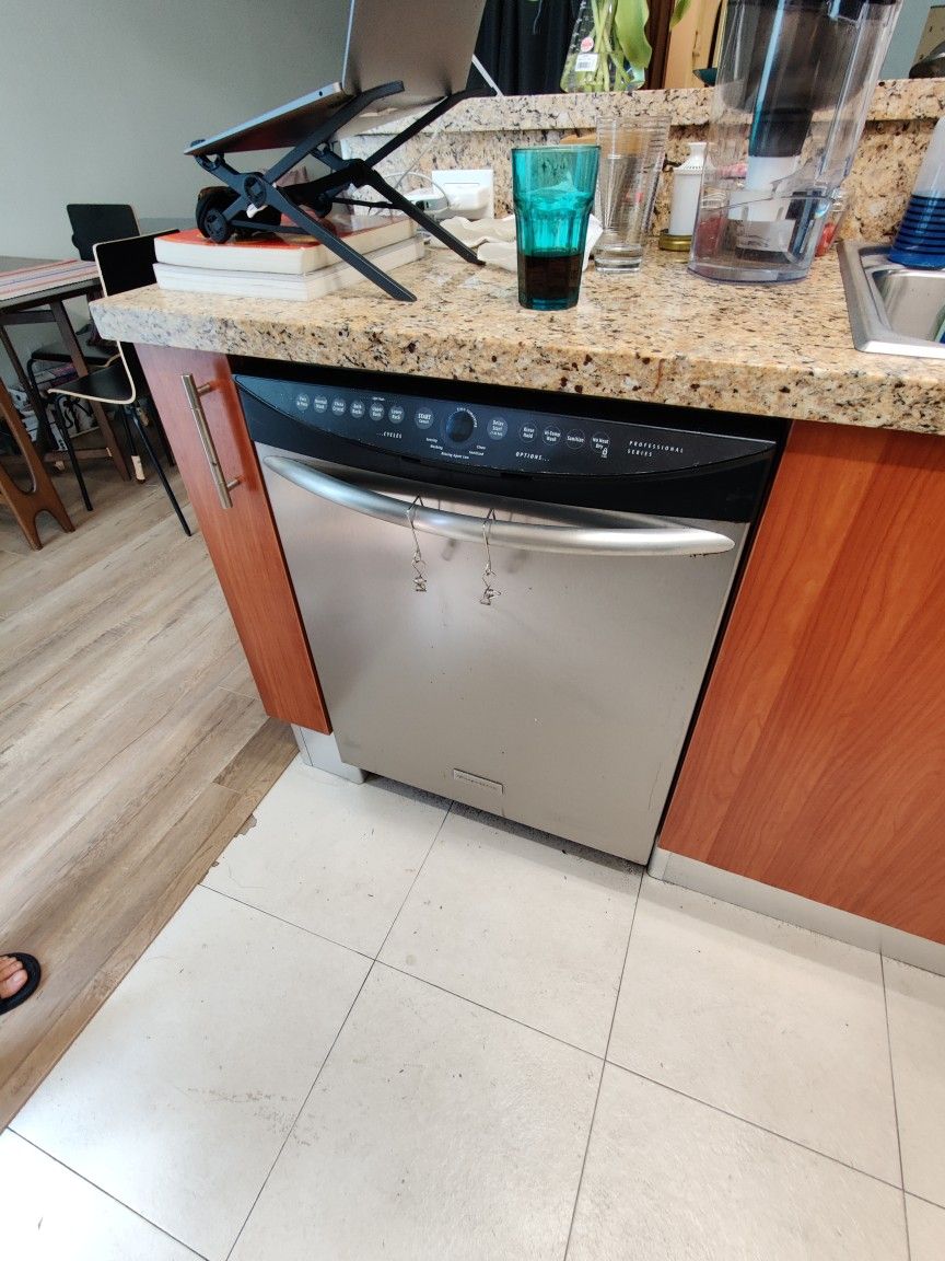 Frigidaire Electrolux Dishwasher 