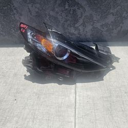 Mazda 3 Right Headlight 2019 2020 2021 2022 2023