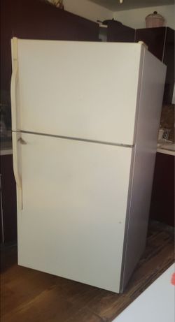 Kenmore 20 cubic ft Refrigerator/Freezer