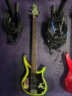 Fretless ibanez bass