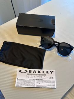 Oakley HSTN