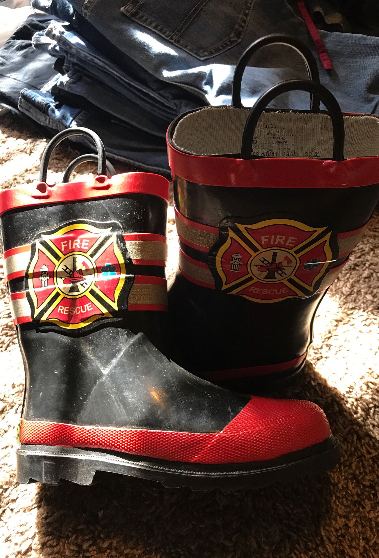 Western chief kids rain boots size 11/12