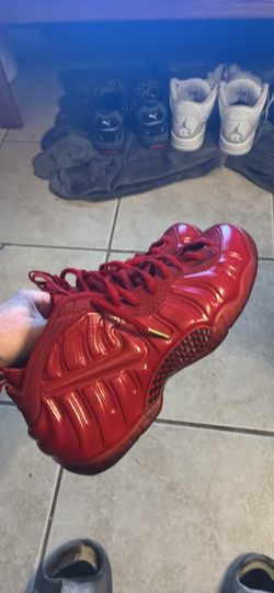 Nike foams size 9.5 no box $80
