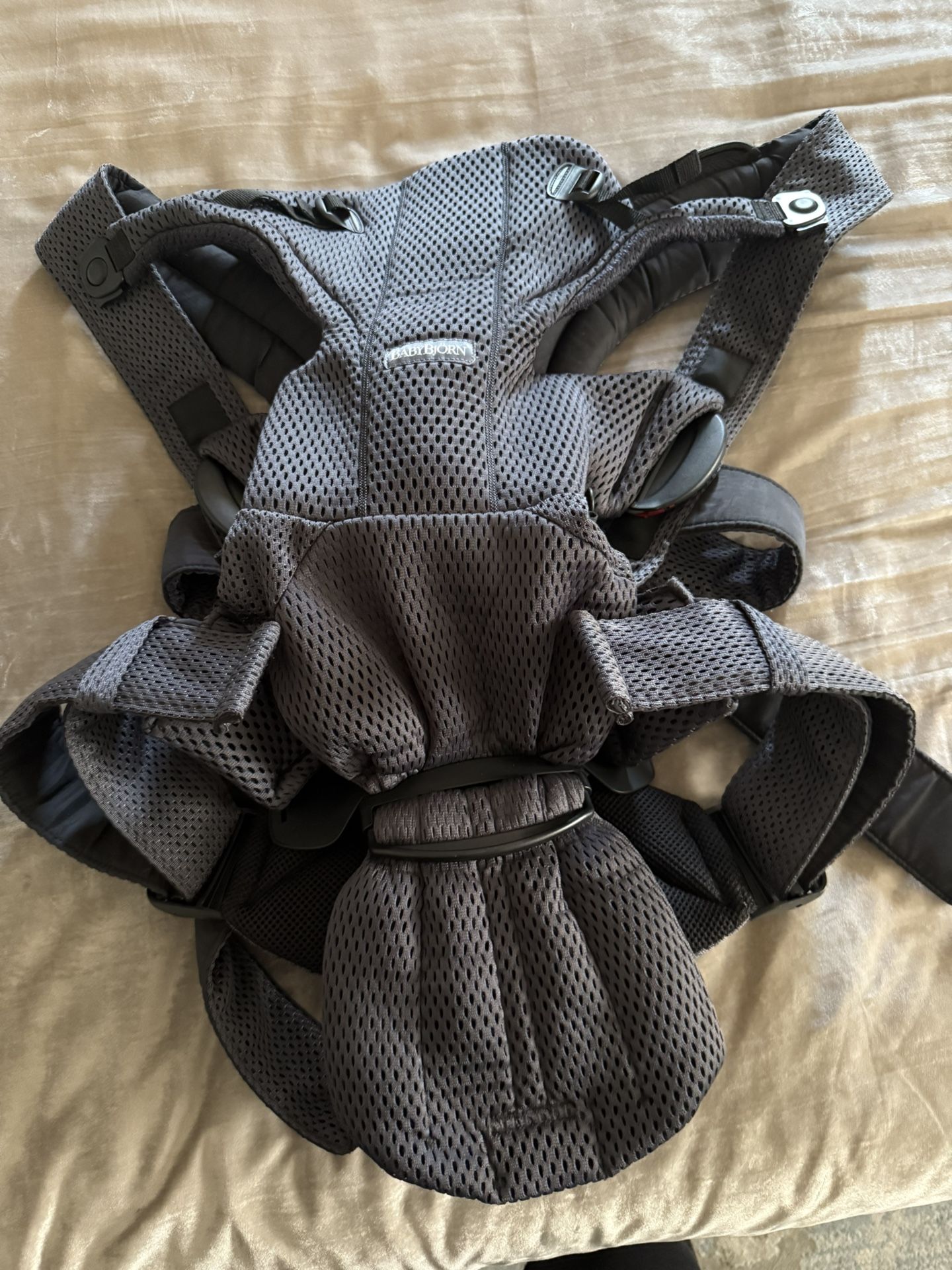 Baby Bjorn Move Free Carrier