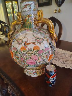 Clearance sale very high-end vase $50