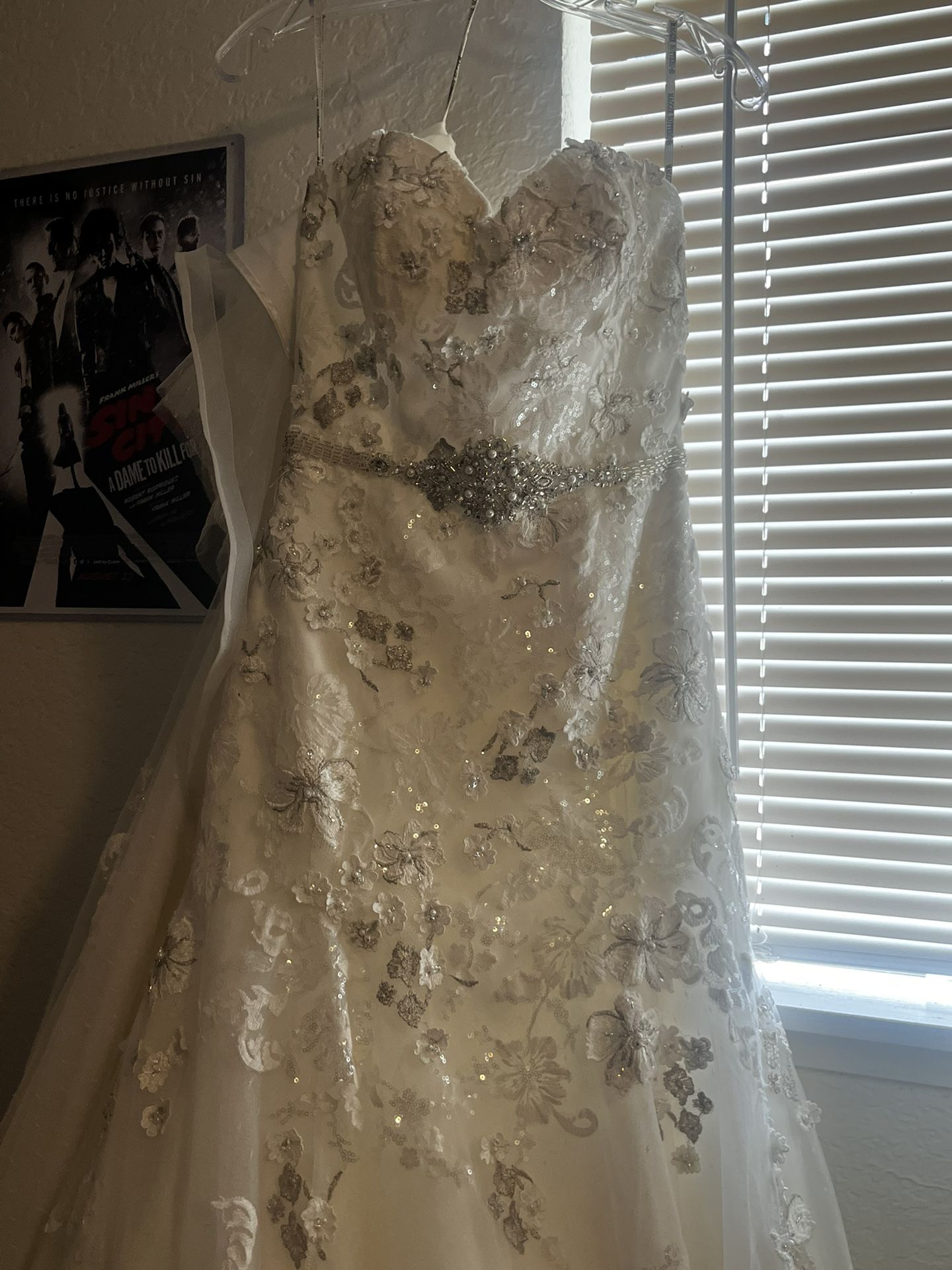 Maggie Sottero Couture Wedding Dress Sz 6