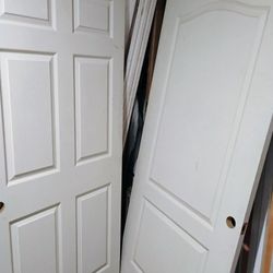 Interior Door Hollow $60 Each Need New Paint , 36x80
