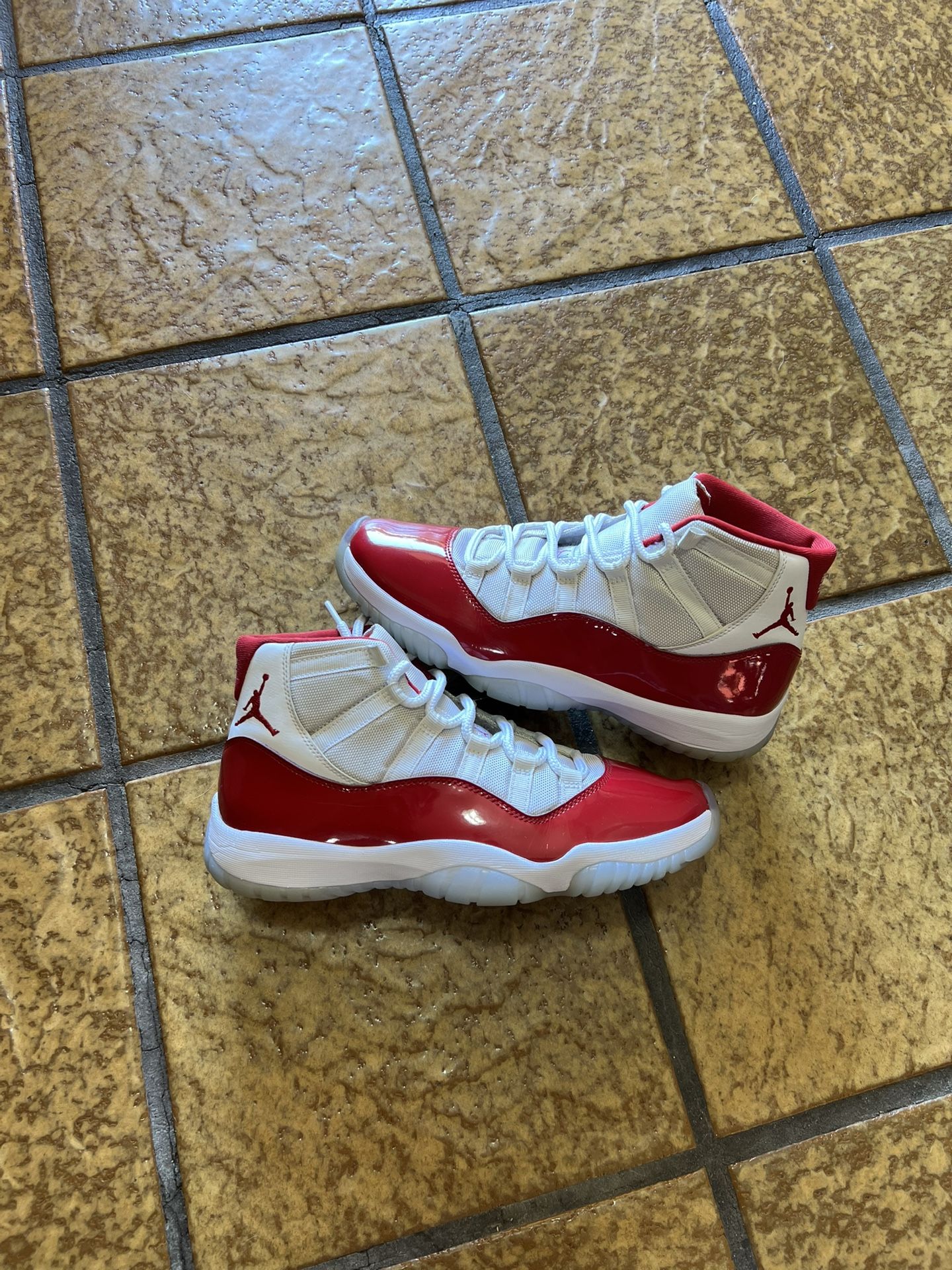 Jordan 11 Cherry
