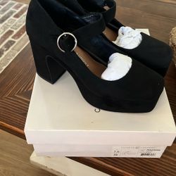 PLATFORM SUEDE HEELS 
