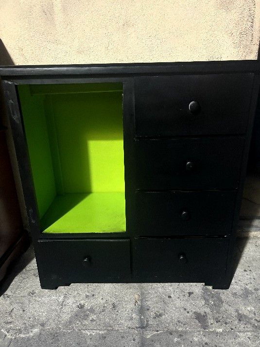 Dresser