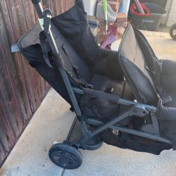 Double child stroller