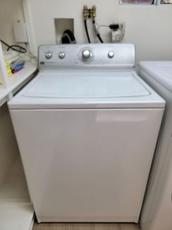 Maytag, Commercial Technology, Extra Large Capacity, Washer!!! It Can Wash a Full Tub of Clothes in 30 Minutes with a FULL TUB of Water!!! Must See To