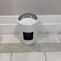 Hotel swing top dust bin