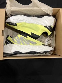 Adidas Yeezy 700 MNVN
