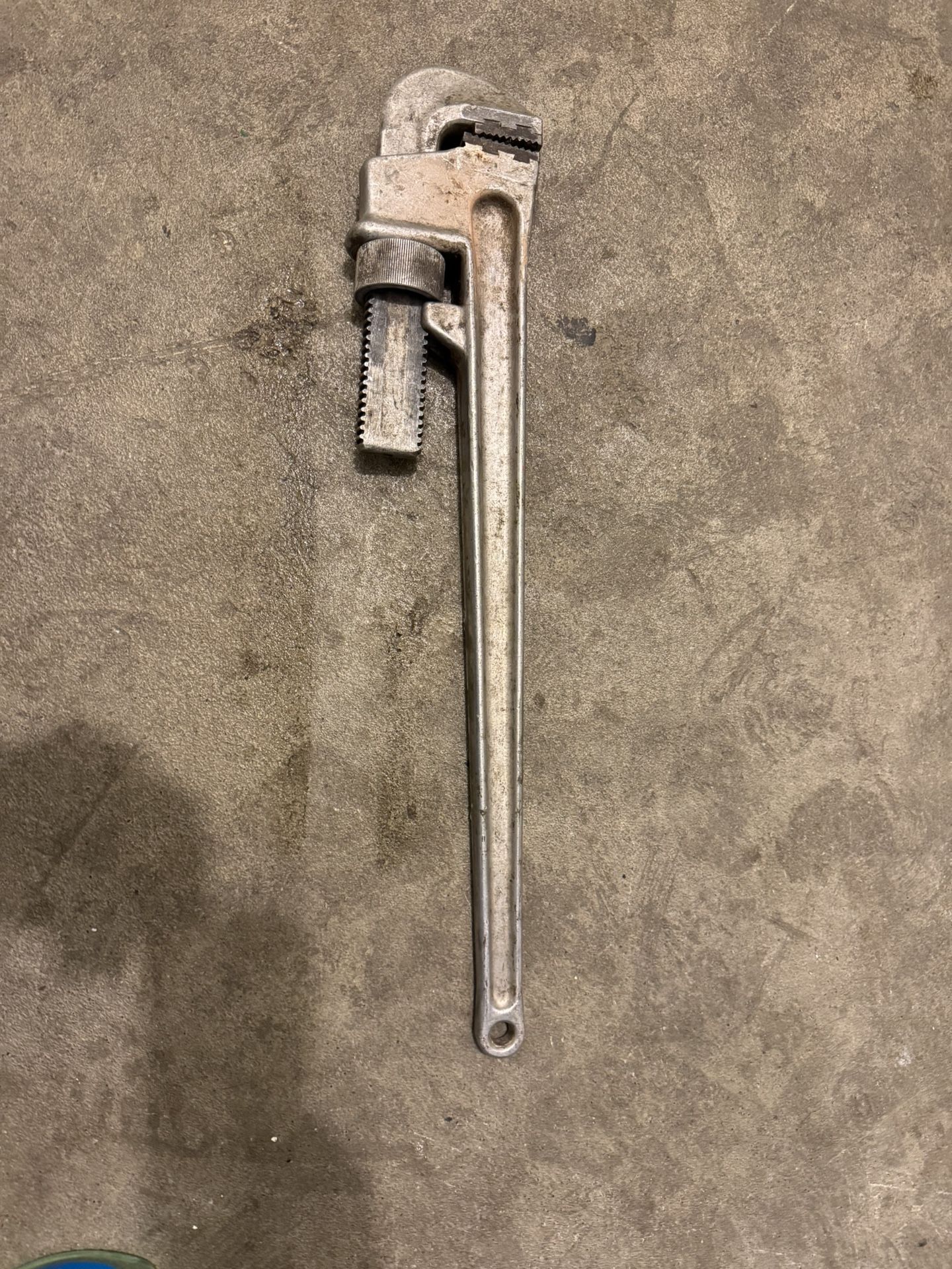Schick Aluminum Pipe Wrench 24 inch
