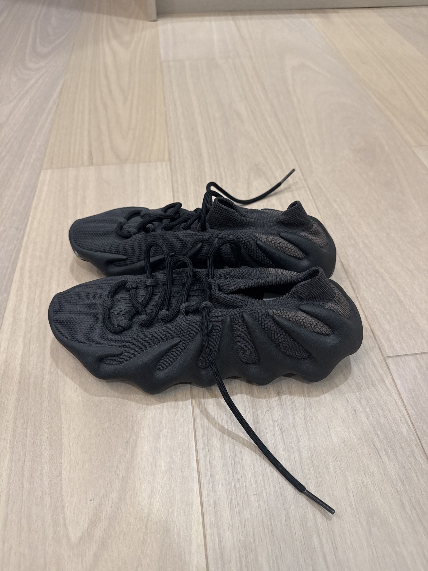 Adidas Yeezy 450 “Utility Black” - Size 9.5 🖤🔥