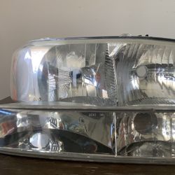 2000 GMC Sierra 1500 Headlights 
