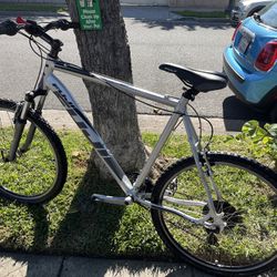 Fuji Nevada 4.0 Mountain Bike