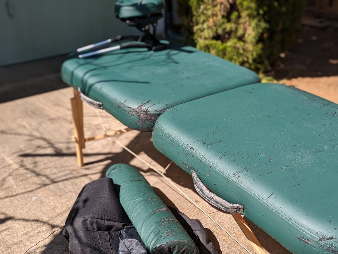 Earthlite Spirit Reiki 30" Massage Table With Bag