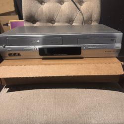 Toshiba VHS And DVD Player 