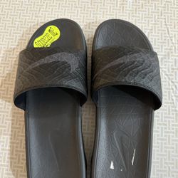 Brand New Size 10 Nike Men's Slippers