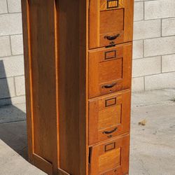THE SHAW WALKER CO. ANTIQUE WOOD FOUR DRAWER FILE CABINET