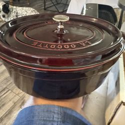 Staub coq Au Con 5.75 Qt Grenadine NIB