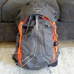 Osprey EXOS 58L Ultralight Hiking Backpack Outdoor Travel Sz Small 41-48 Cm Gray