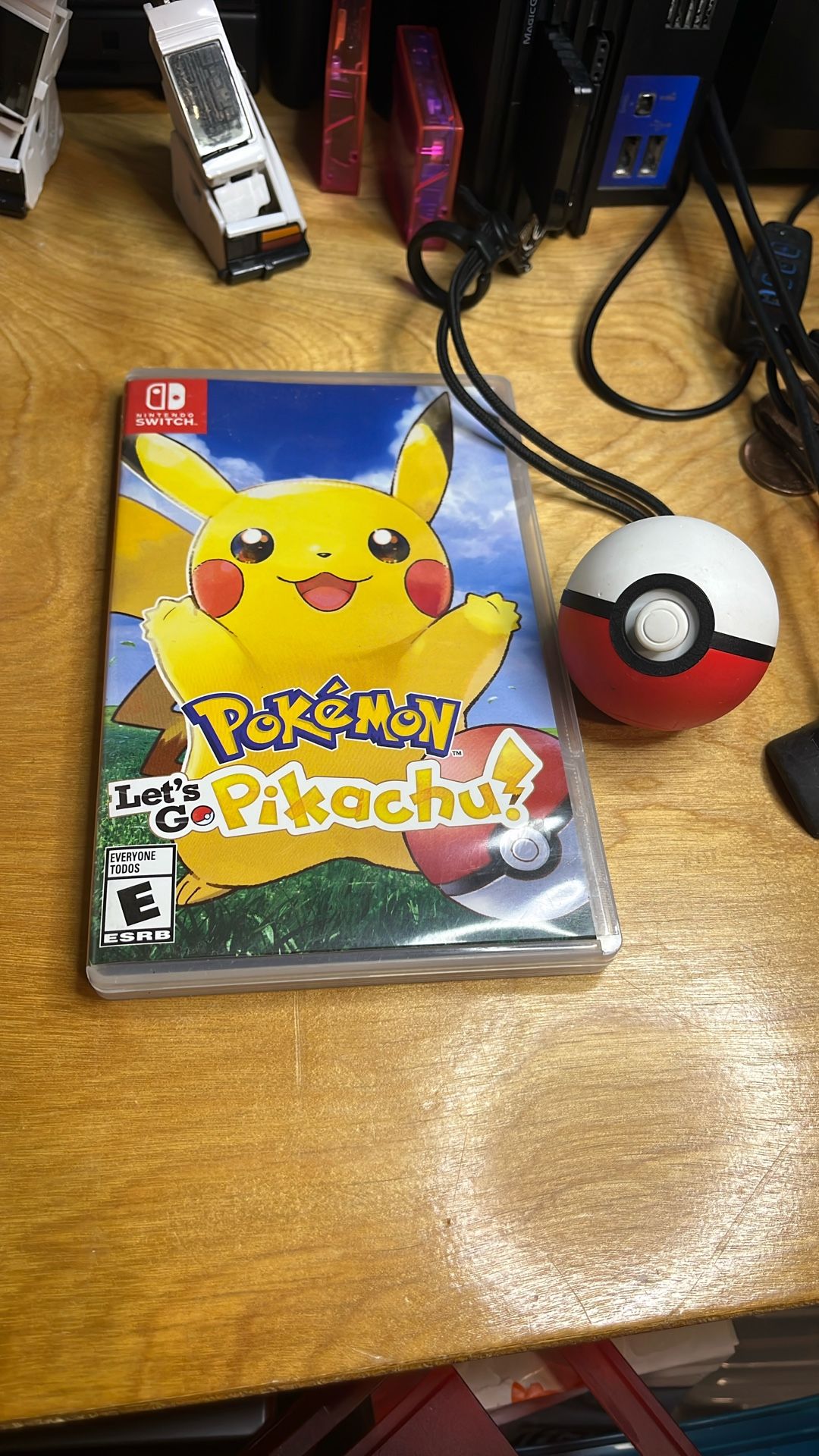 Nintendo Switch - Pokemon Let’s Go Pikachu And Poke Ball Plus