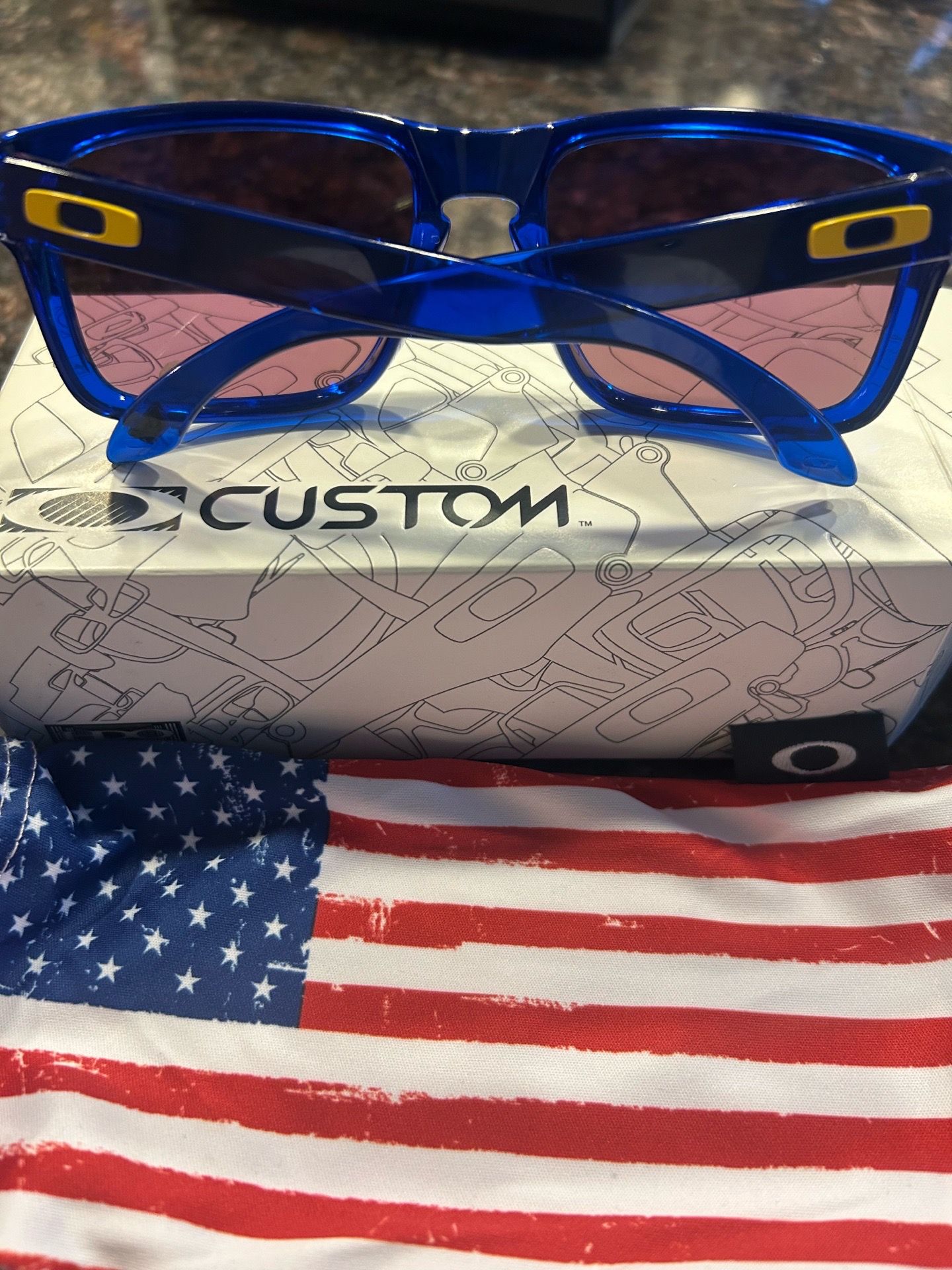 Rams Oakley edition