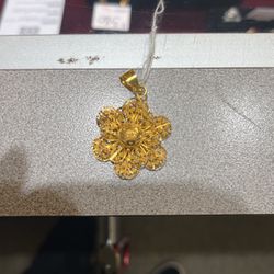 21k Gold Flower Pendent  5.3g 