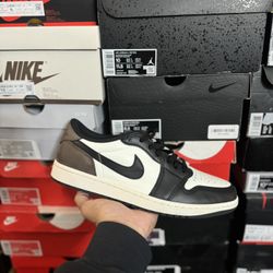 Jordan 1 Low Mocha size 11 VNDS