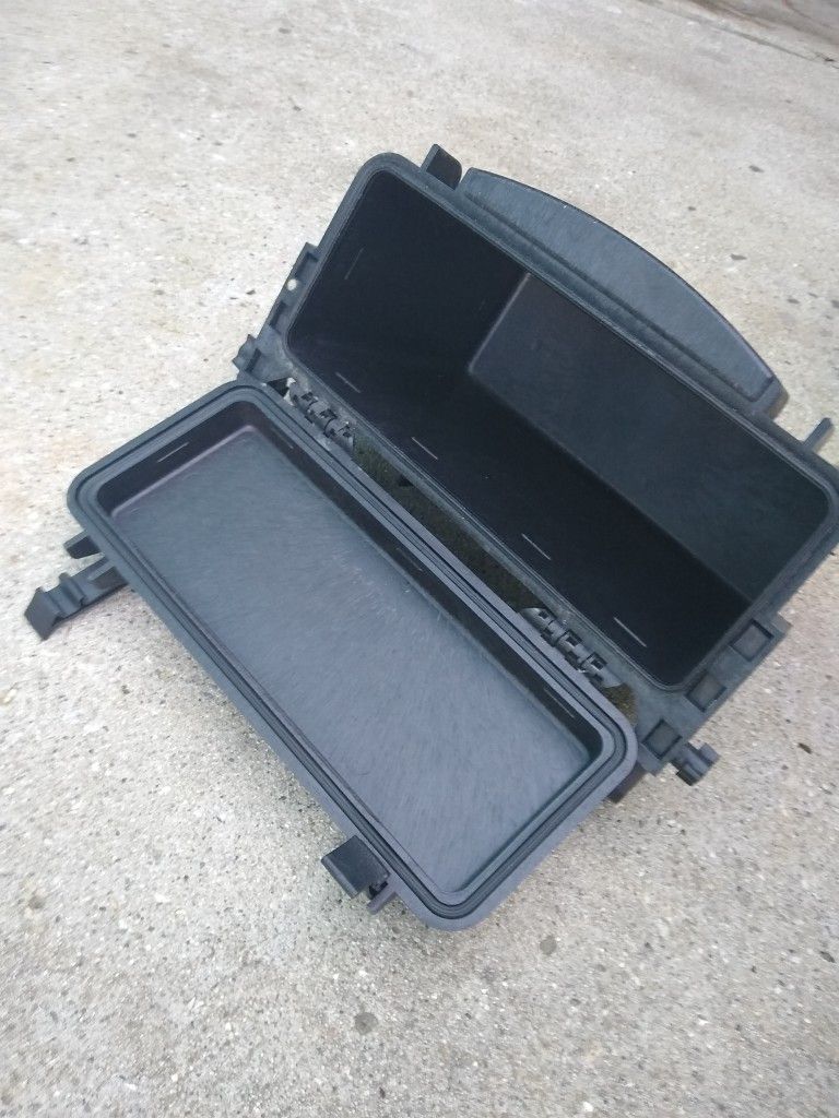 Amazon.com : Pelican 1400 Case With Foam (Black) : Electronics Small Black Pelican Case, Model 1420