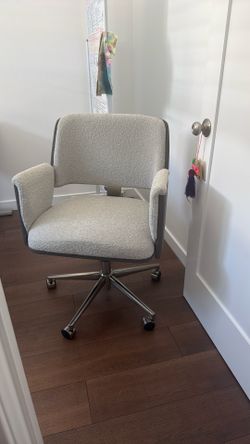 Boucle Desk/Office Chair